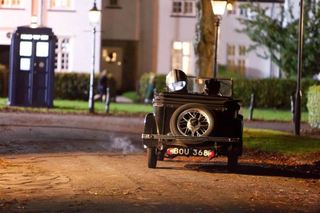 Illustration for article titled Set photos from the Doctor Who Christmas special